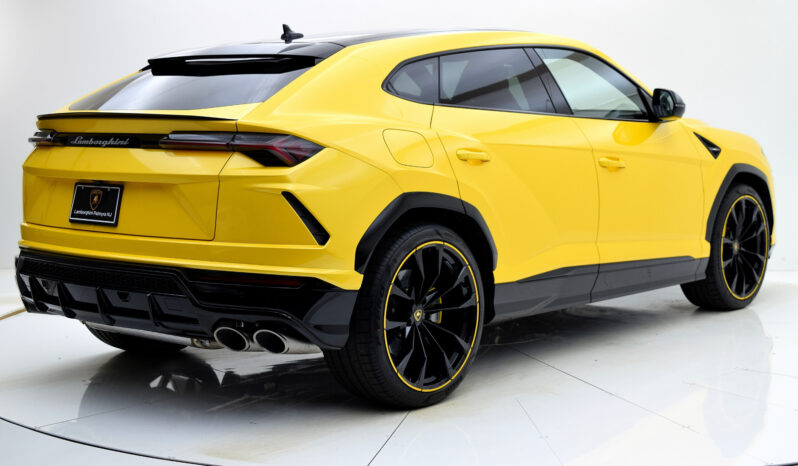
								Lamborghini Urus 2021 full									